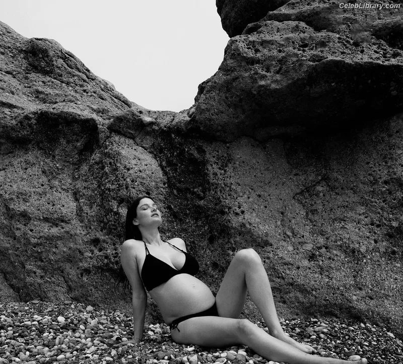 Ophelie Guillermand photo 8 of 130