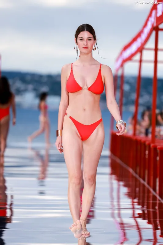 Ophelie Guillermand photo 5 of 130