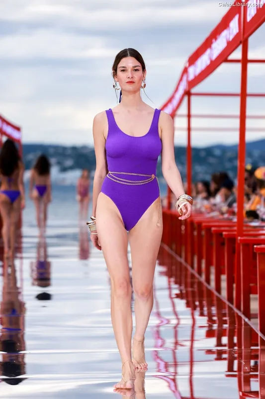Ophelie Guillermand photo 15 of 130