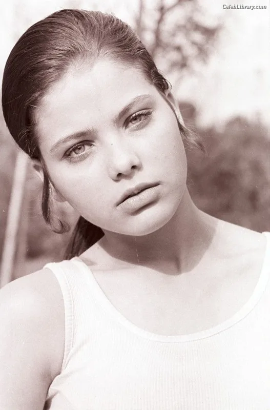 Ornella Muti photo 3 of 36