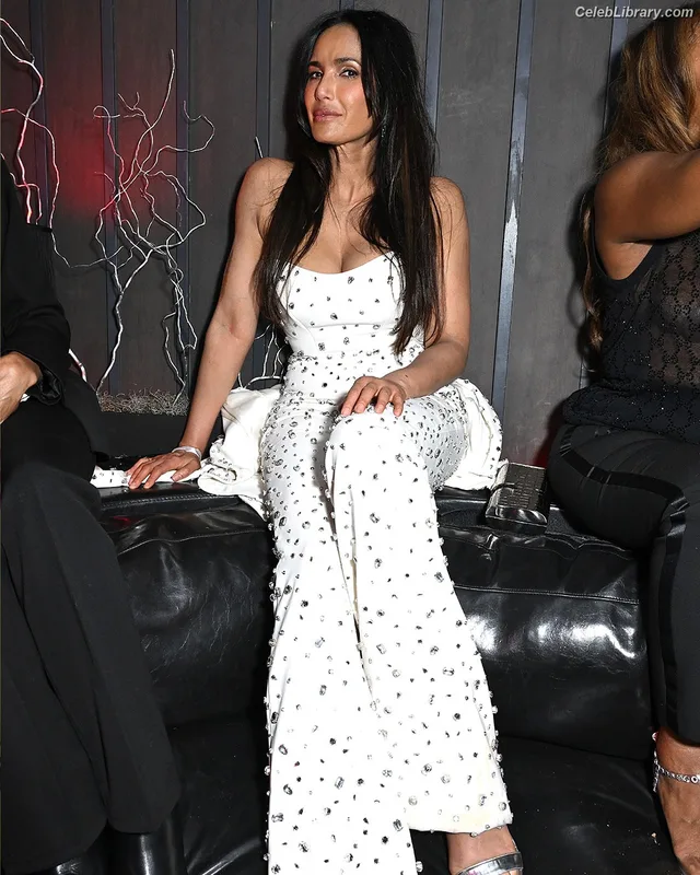 Padma Lakshmi photo 4 of 383