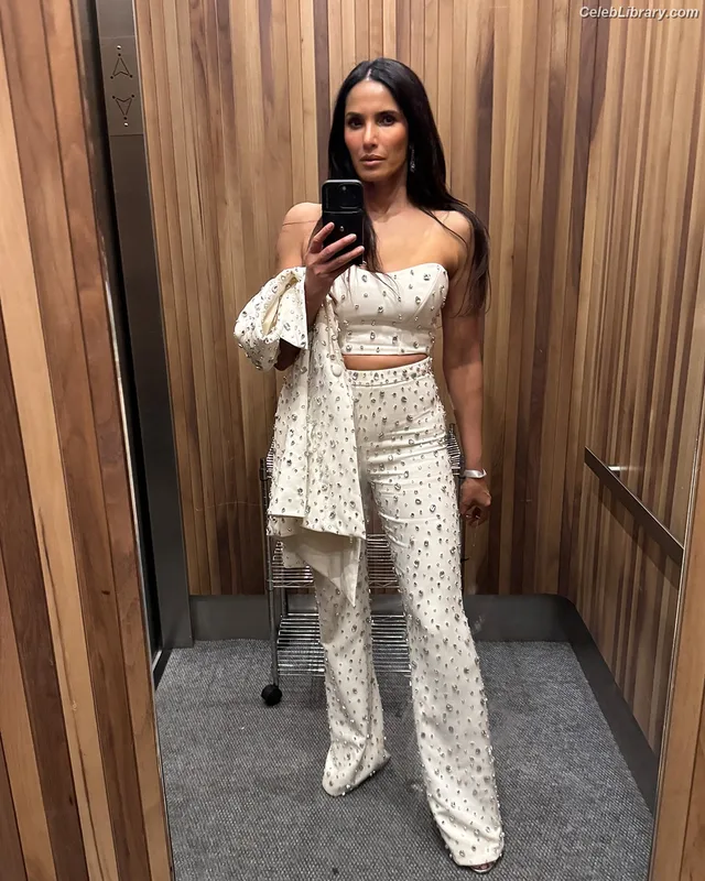 Padma Lakshmi photo 6 of 383