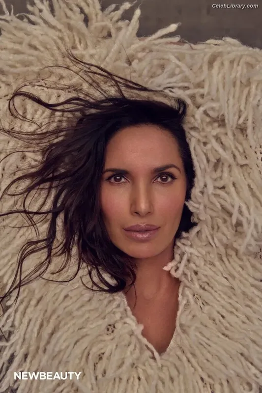 Padma Lakshmi photo 9 of 383