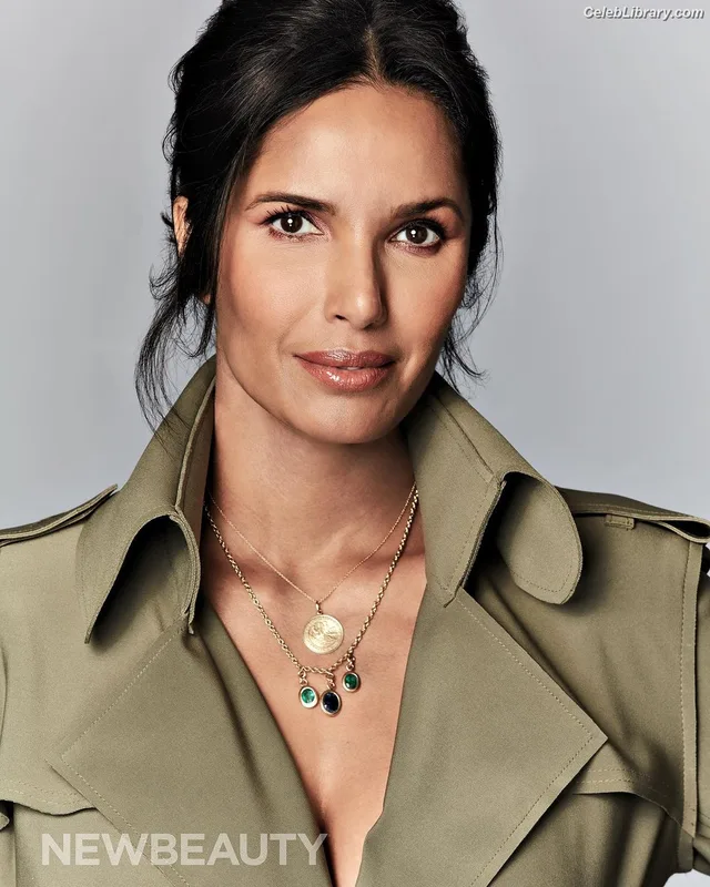 Padma Lakshmi photo 5 of 383