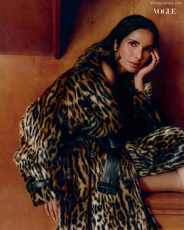 Padma Lakshmi photo 23 of 383
