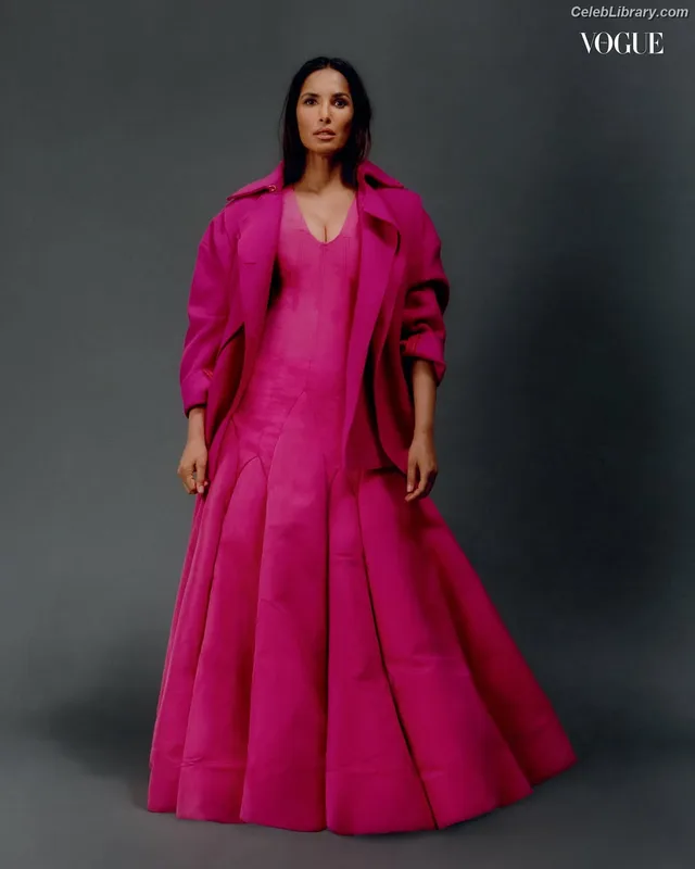 Padma Lakshmi photo 24 of 383