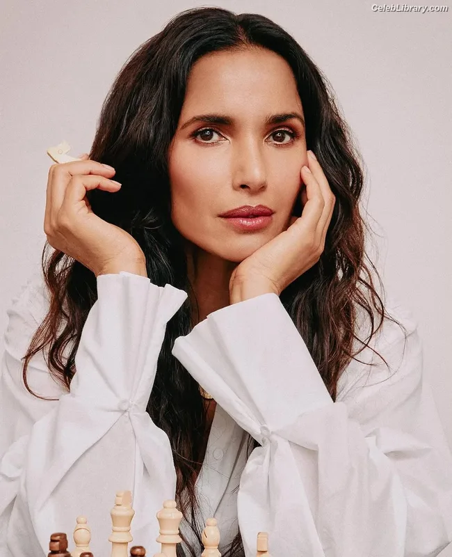 Padma Lakshmi photo 11 of 383