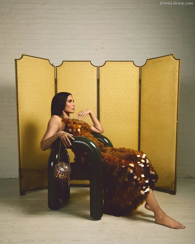 Padma Lakshmi photo 3 of 383