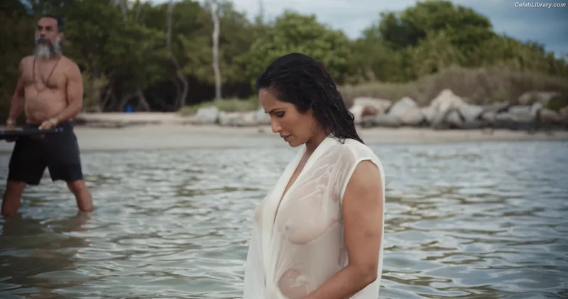 Padma Lakshmi photo 7 of 383