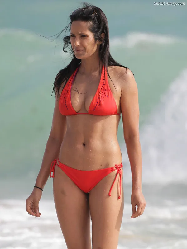 Padma Lakshmi photo 17 of 383