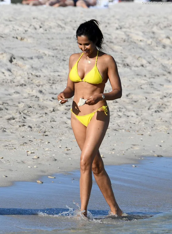 Padma Lakshmi photo 24 of 383