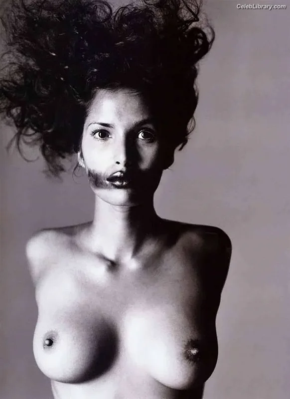 Padma Lakshmi photo 10 of 383