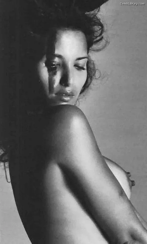 Padma Lakshmi photo 15 of 383