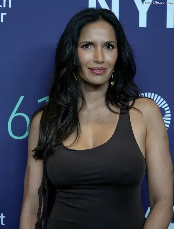 Padma Lakshmi photo 9 of 383