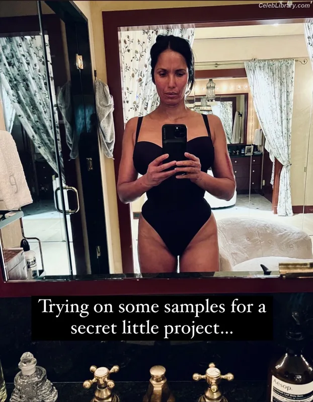 Padma Lakshmi photo 15 of 383