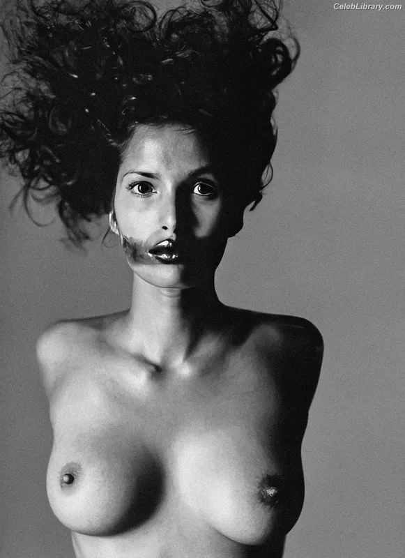 Padma Lakshmi photo 19 of 383