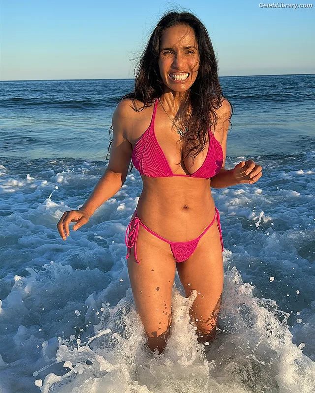 Padma Lakshmi photo 11 of 383