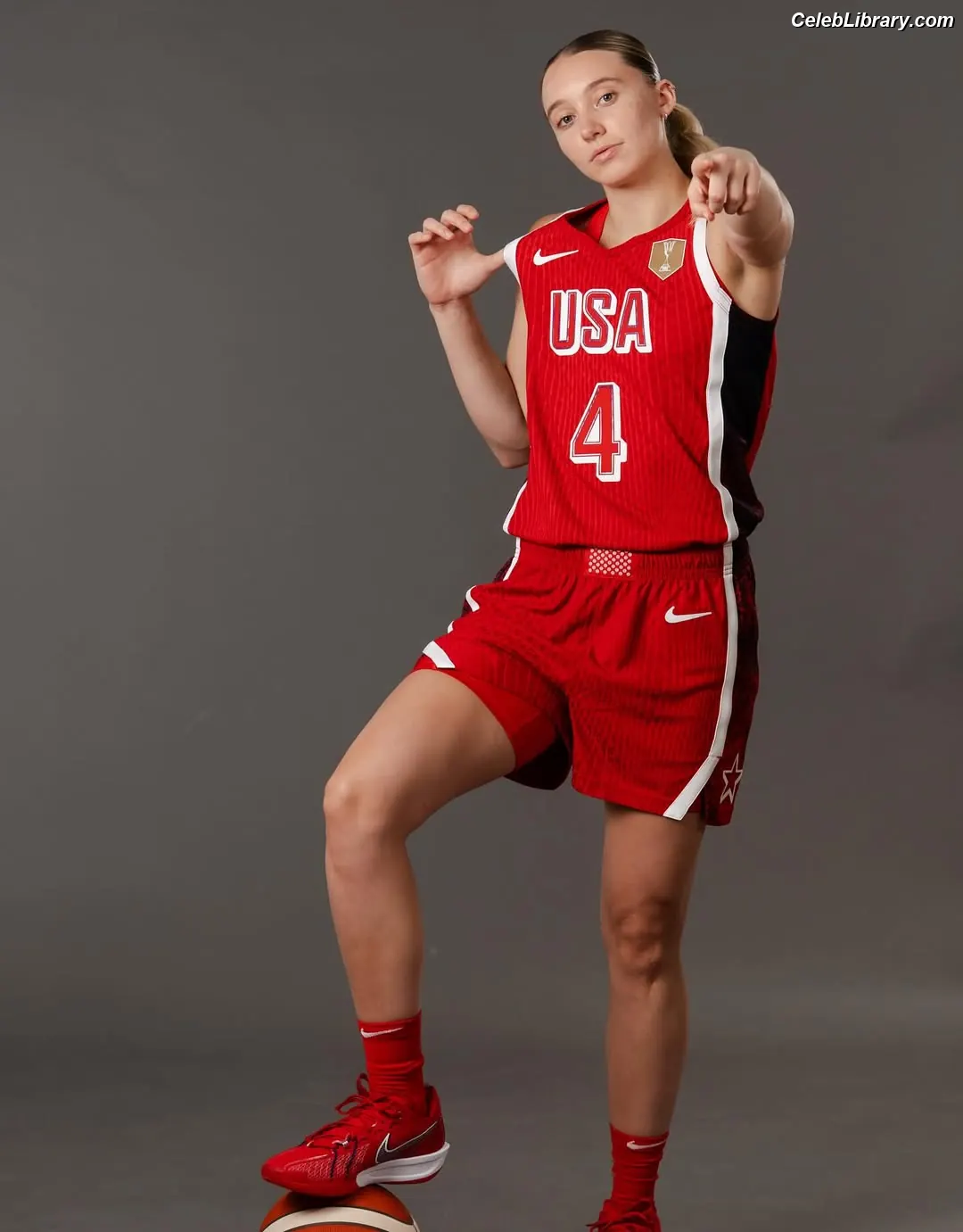 Paige Bueckers photo 17 of 64