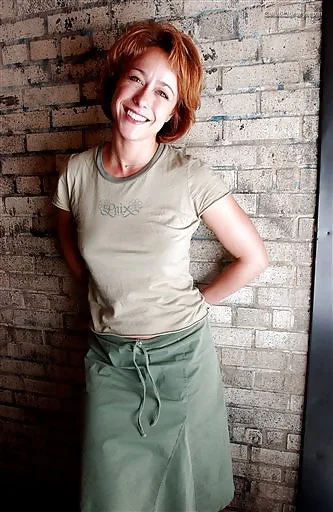 Paige Davis photo 5 of 82
