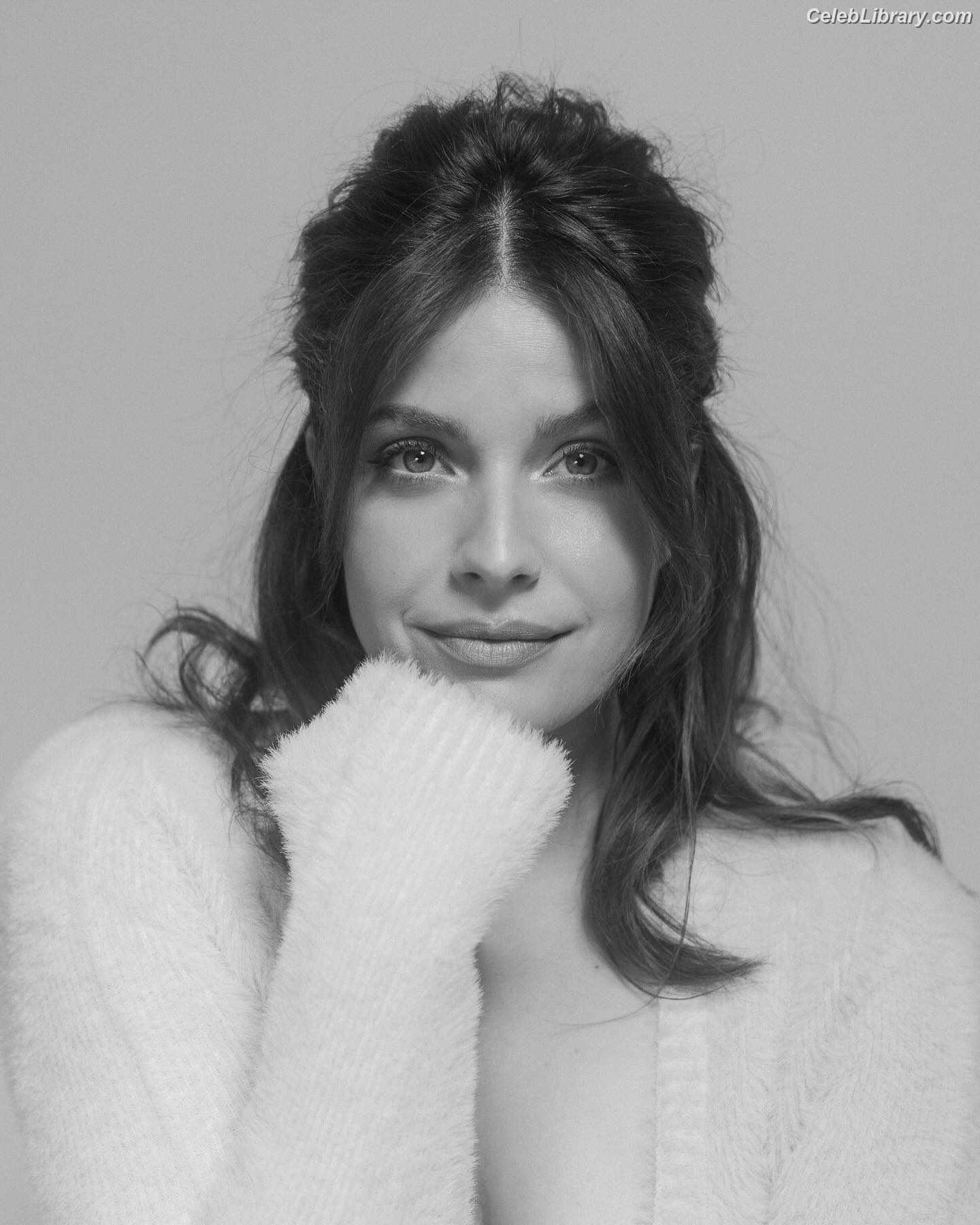 Paige Spara photo 15 of 19
