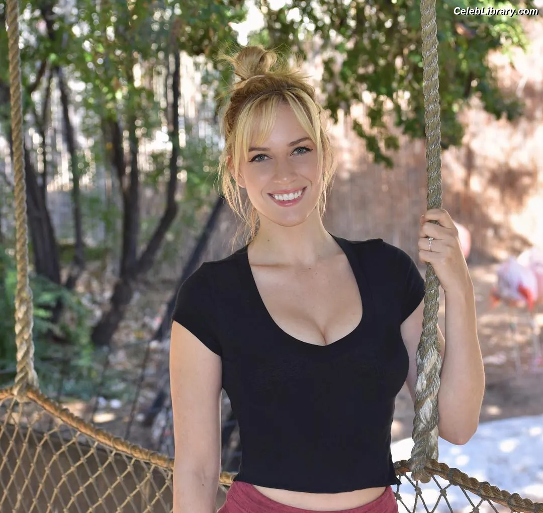 Paige Spiranac photo 24 of 3545