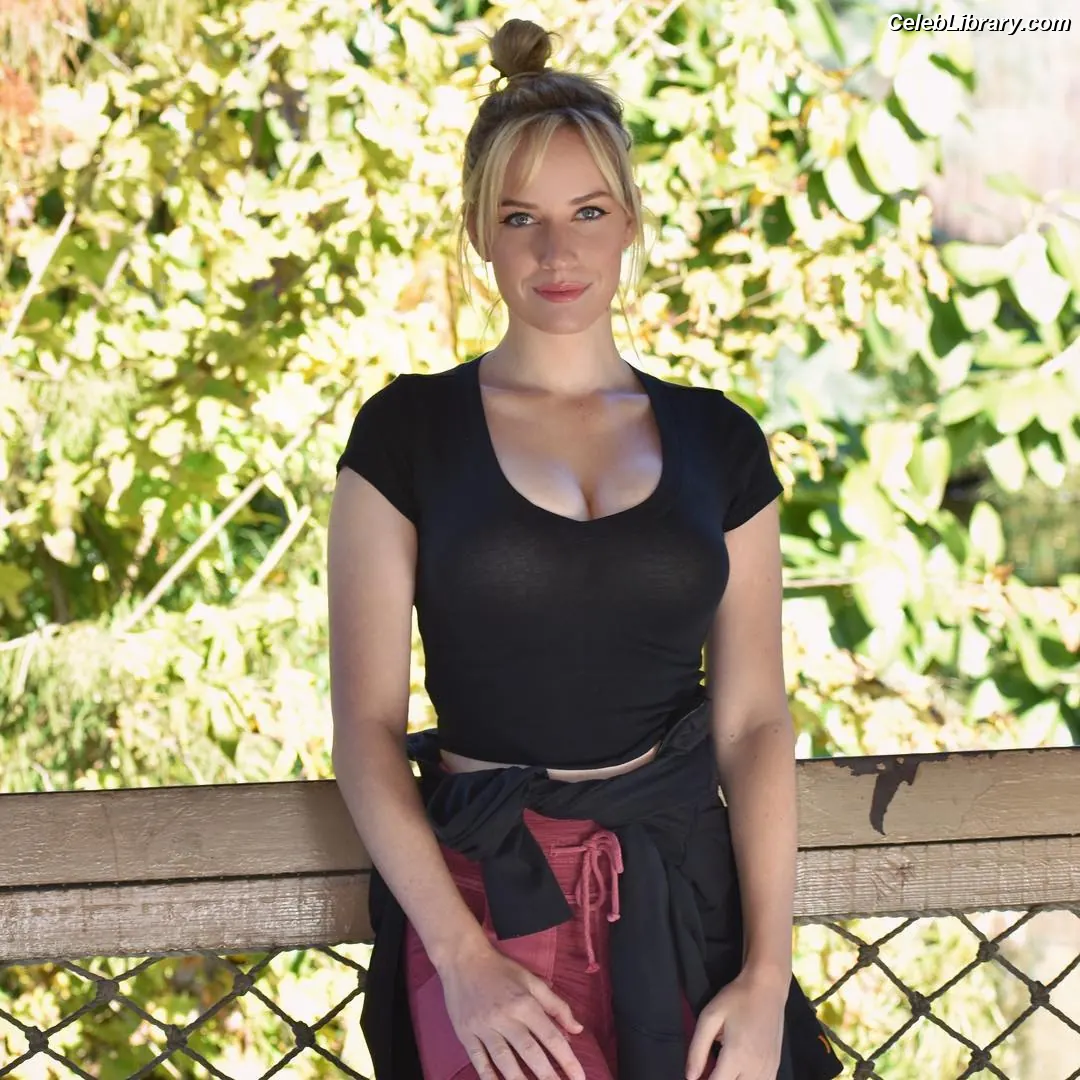 Paige Spiranac photo 11 of 3545
