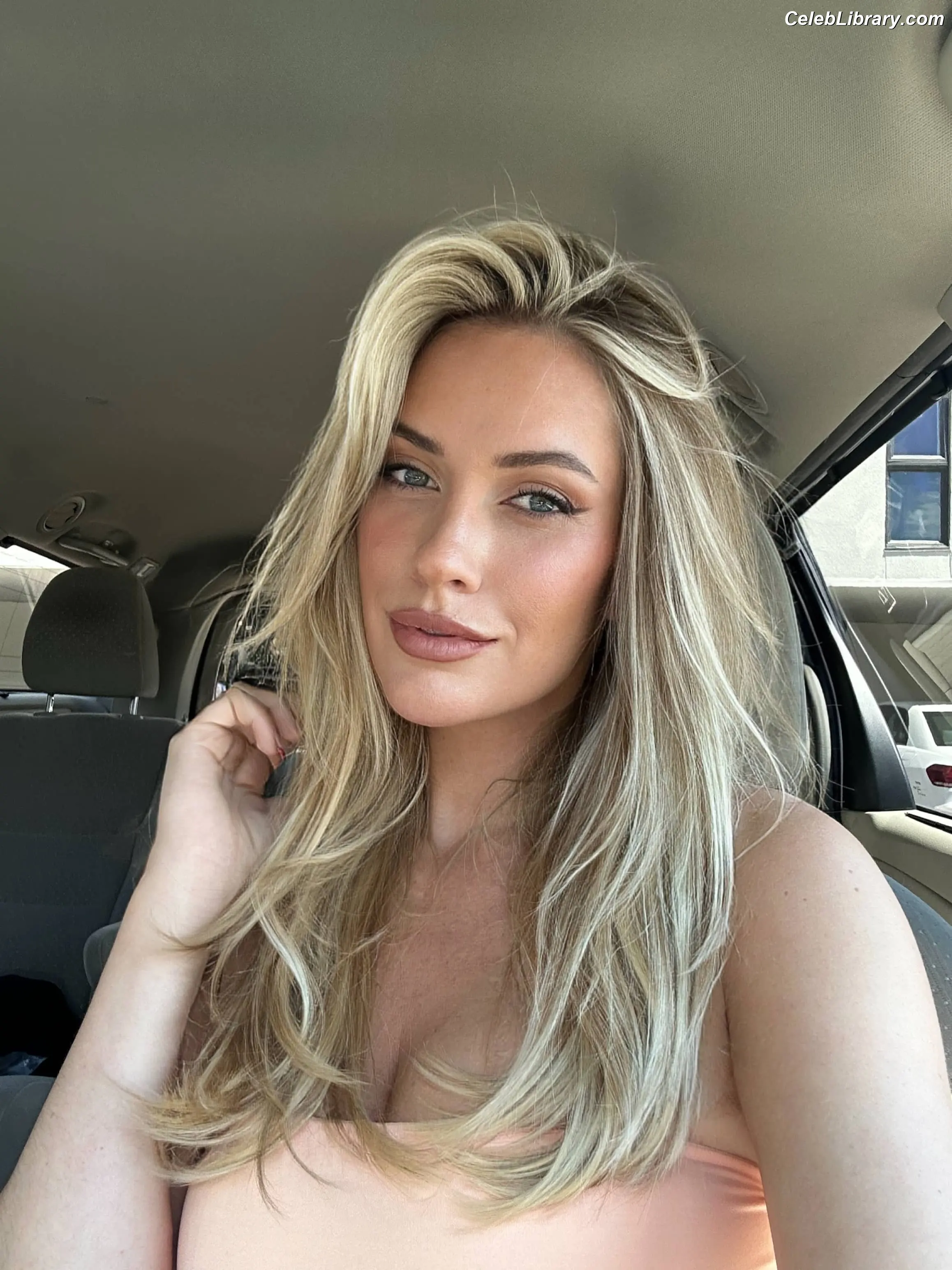 Paige Spiranac photo 6 of 3545