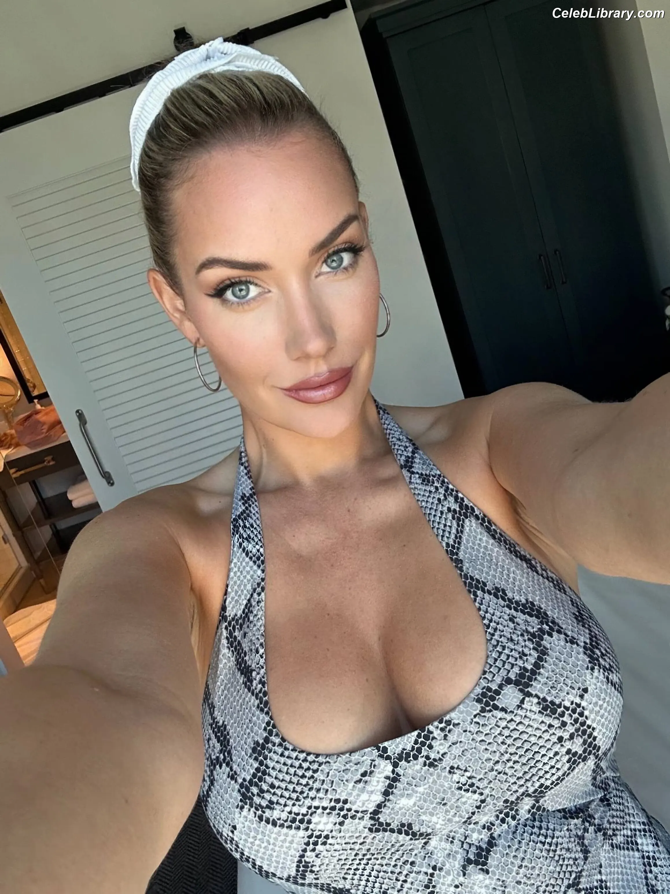 Paige Spiranac photo 12 of 3545