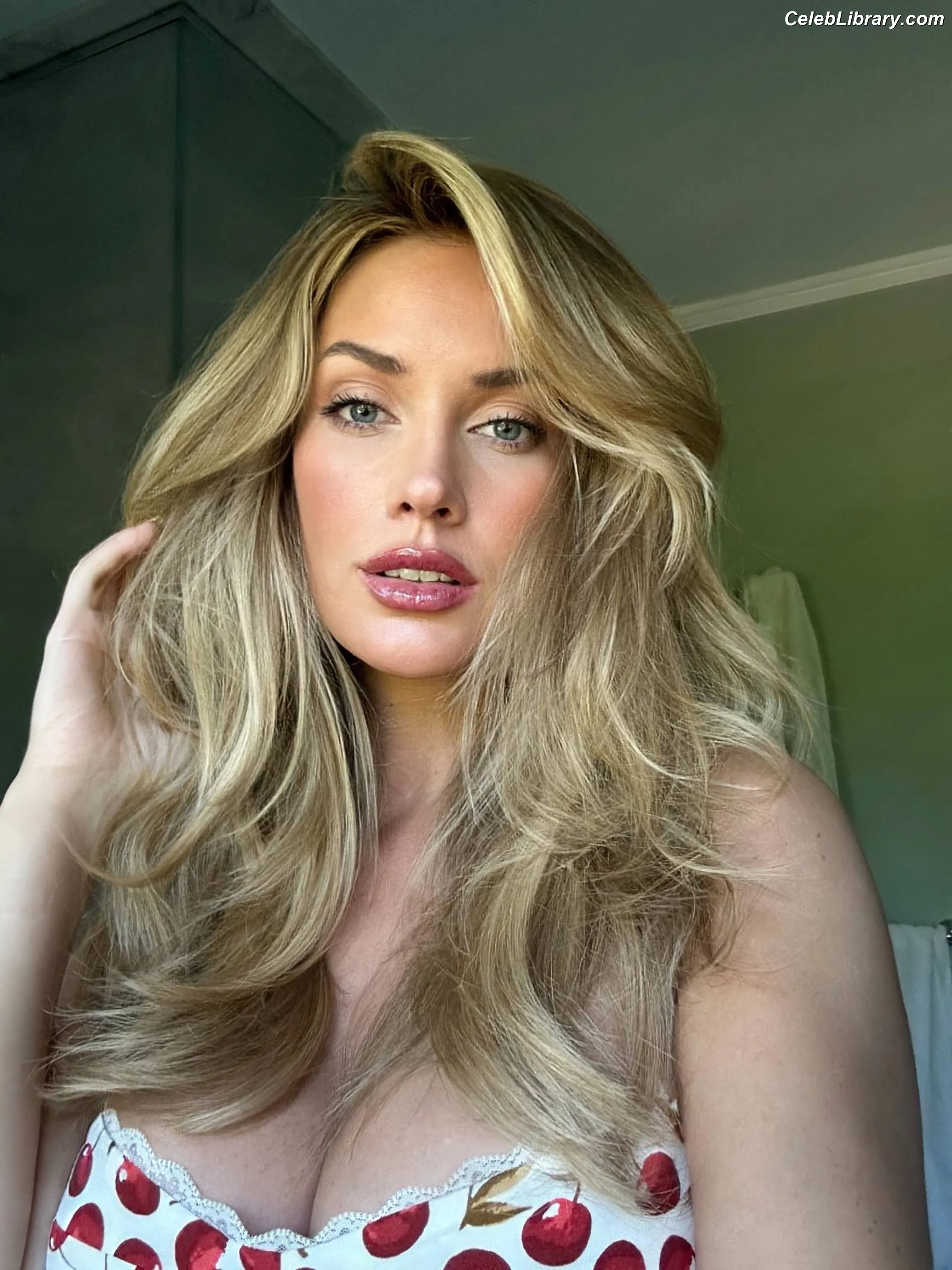 Paige Spiranac photo 18 of 3545