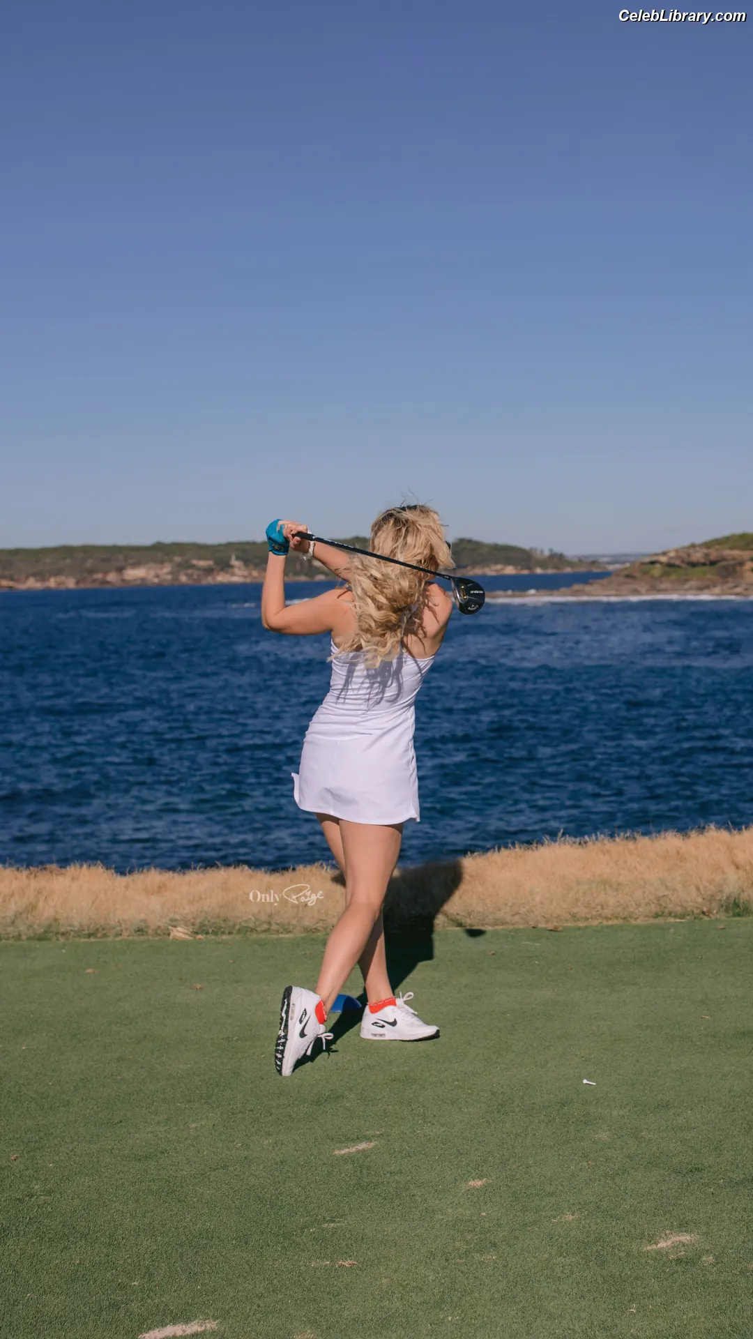 Paige Spiranac photo 3 of 3545