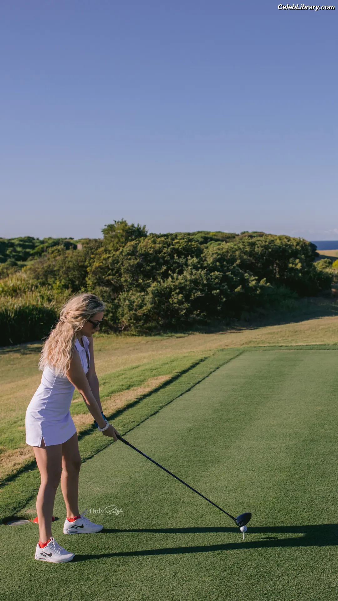 Paige Spiranac photo 8 of 3545