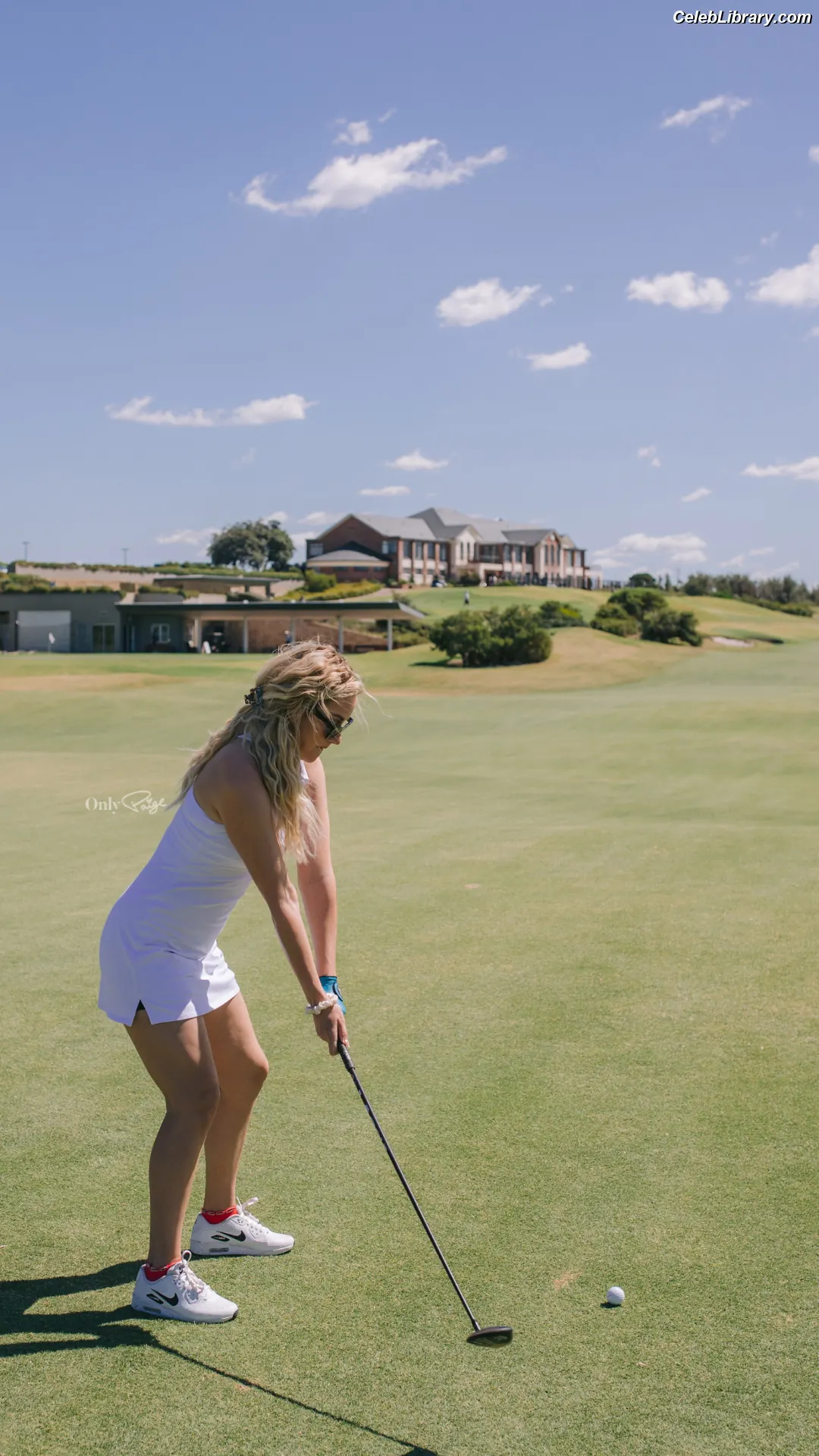 Paige Spiranac photo 9 of 3545