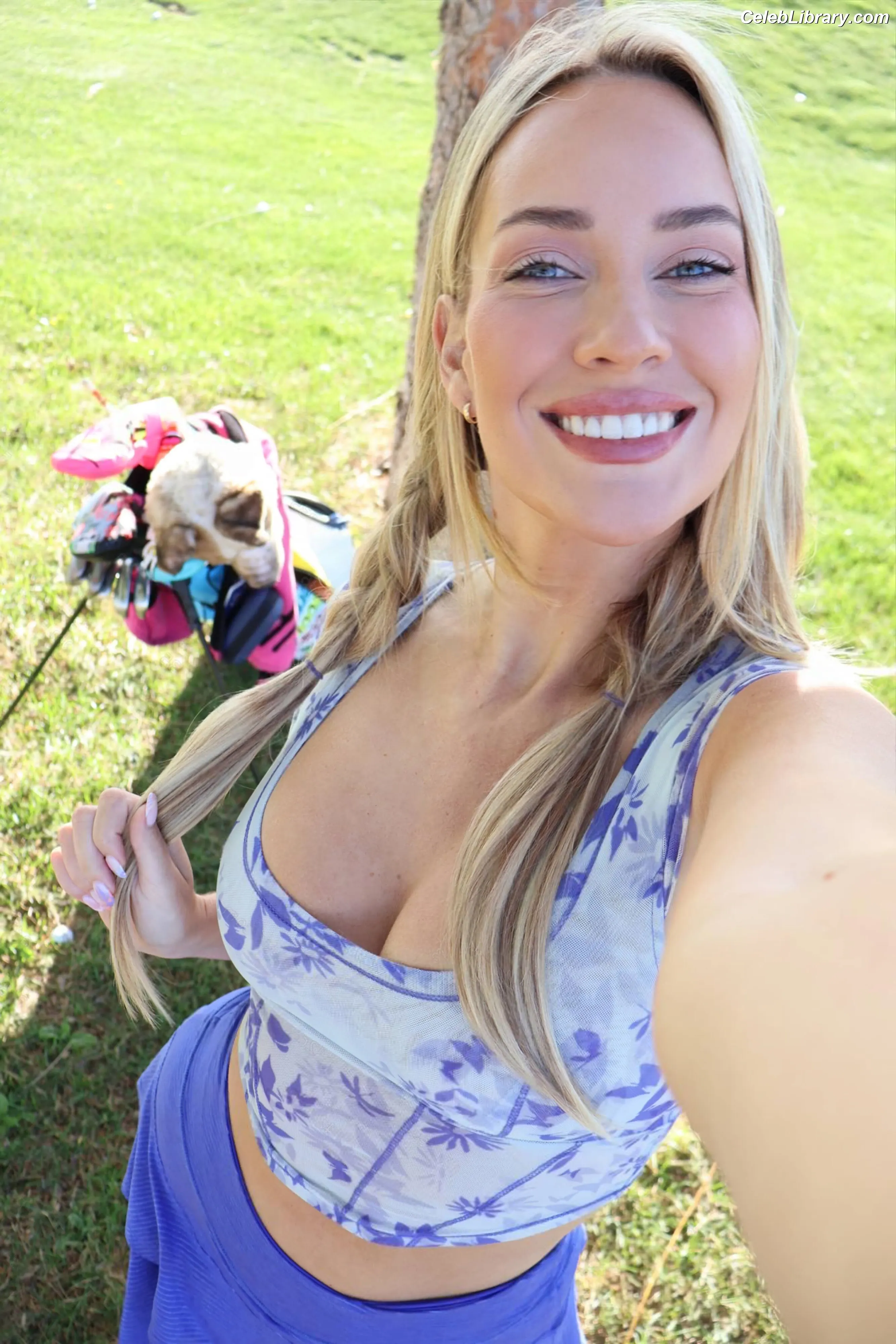 Paige Spiranac photo 5 of 3545