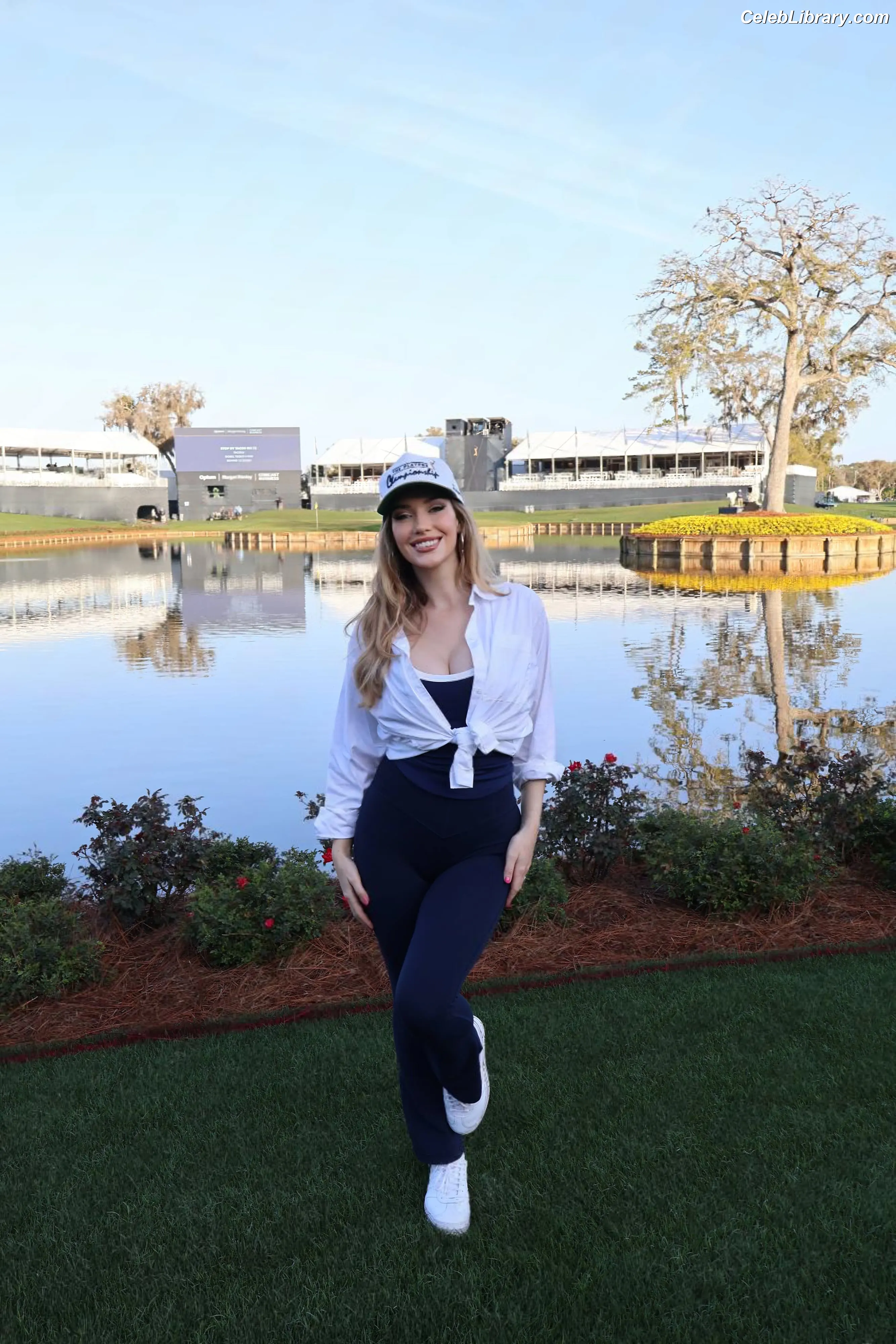 Paige Spiranac photo 1 of 3545