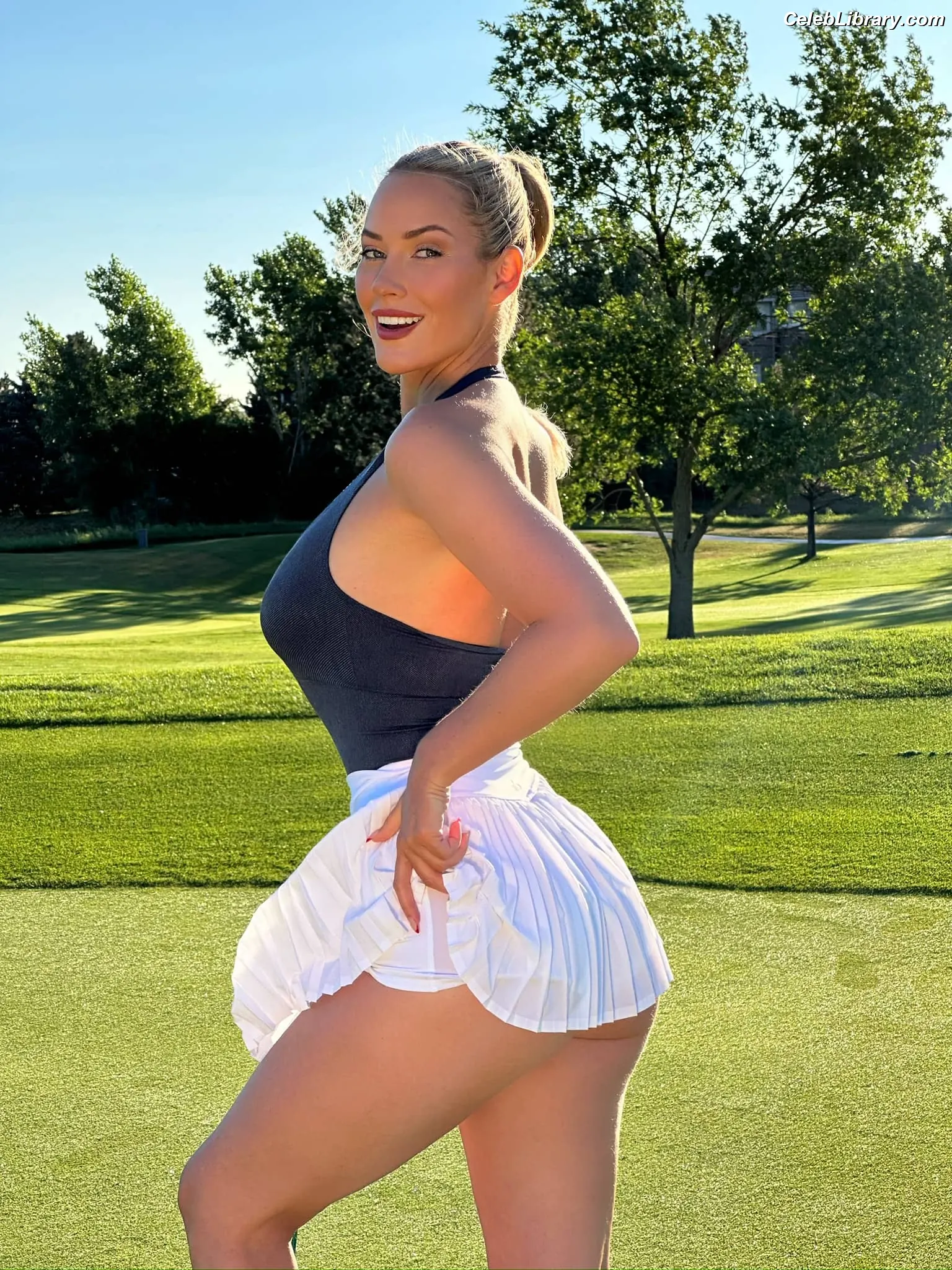 Paige Spiranac photo 24 of 3545