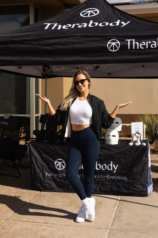 Paige Spiranac photo 22 of 4620