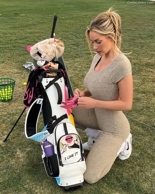 Paige Spiranac photo 21 of 4620