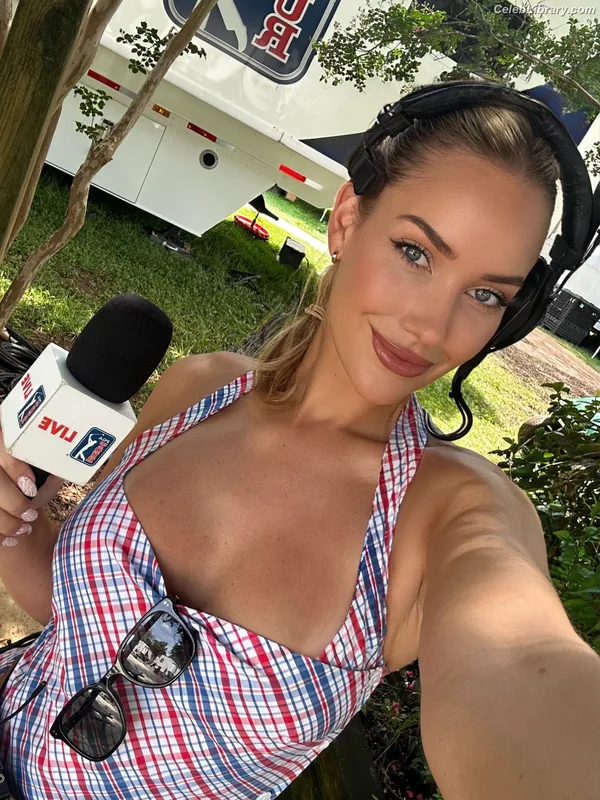 Paige Spiranac photo 8 of 4620