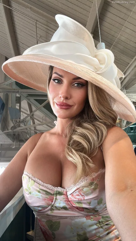 Paige Spiranac photo 22 of 4620
