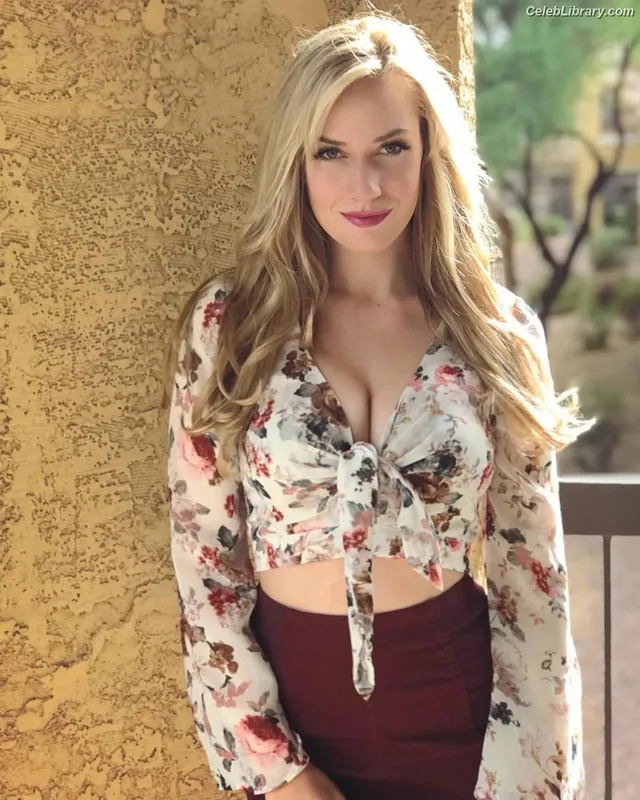 Paige Spiranac photo 13 of 4620
