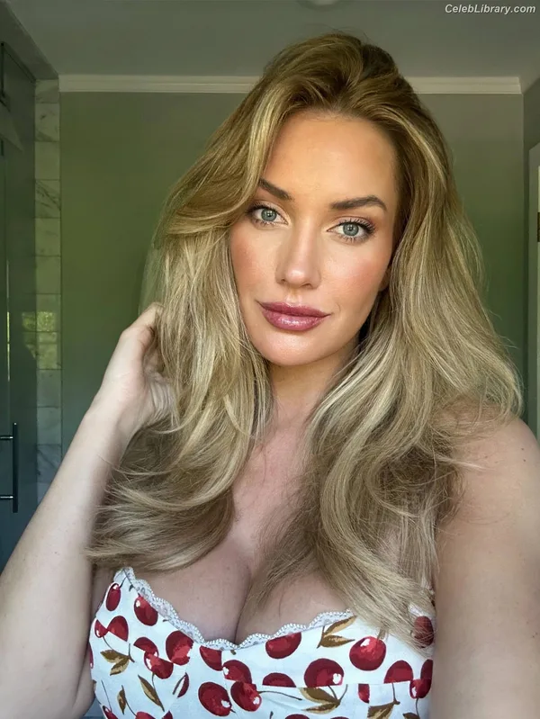 Paige Spiranac photo 4 of 4620