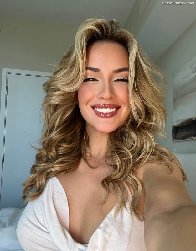 Paige Spiranac photo 18 of 4620