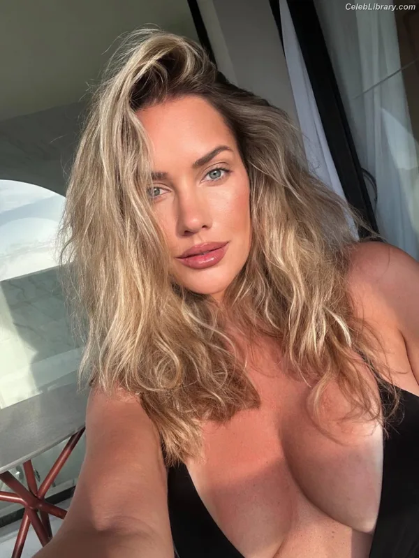 Paige Spiranac photo 1 of 4620