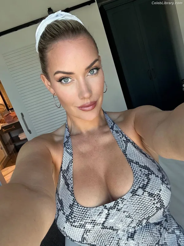 Paige Spiranac photo 7 of 4620