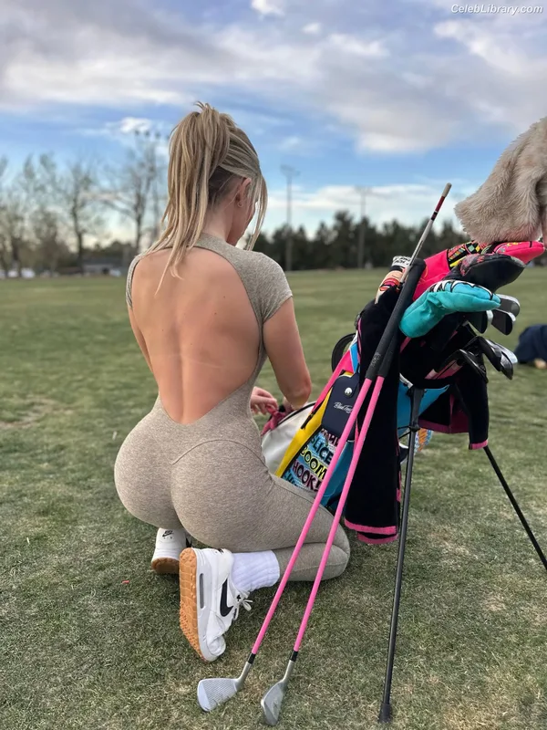 Paige Spiranac photo 23 of 4620
