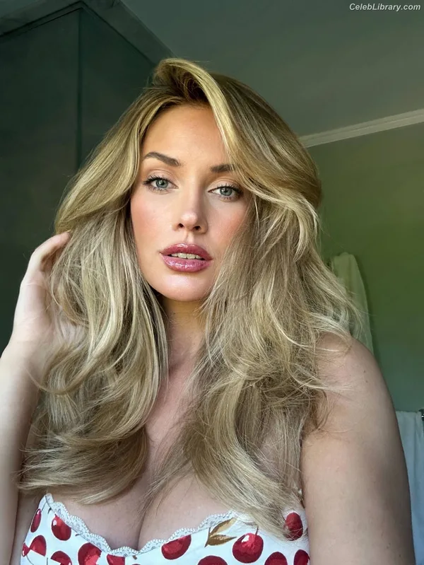 Paige Spiranac photo 13 of 4620