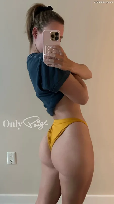 Paige Spiranac photo 1 of 4620