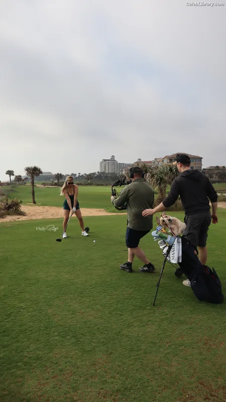 Paige Spiranac photo 7 of 4620