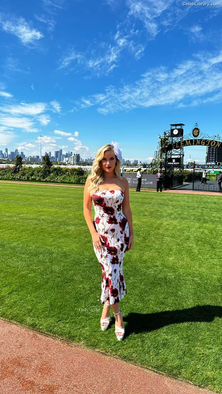 Paige Spiranac photo 21 of 4620