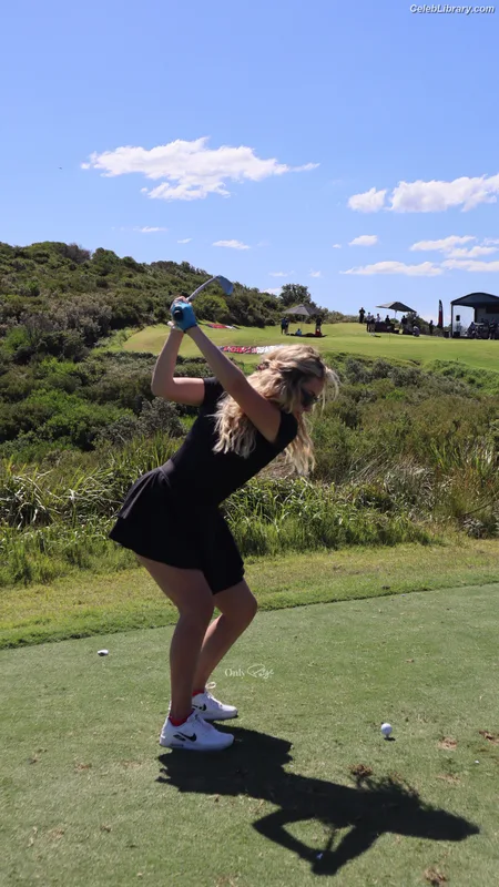 Paige Spiranac photo 7 of 4620